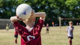 děti fotbal soccer-4459618 1280